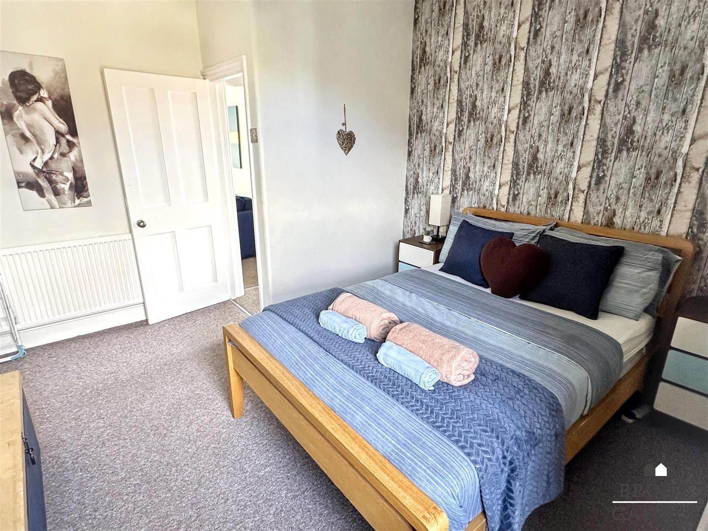 2 Bedroom Flat. Beach Road in Eastbourne,  11